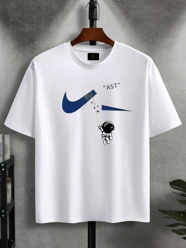 Nike Astronaut Style Premium T-Shirt – Bold Space-Inspired Comfort